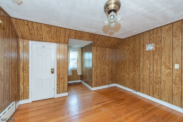 385 E 41St St, Paterson City, NJ 07504