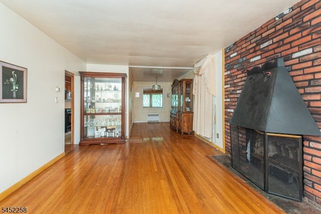 385 E 41St St, Paterson City, NJ 07504