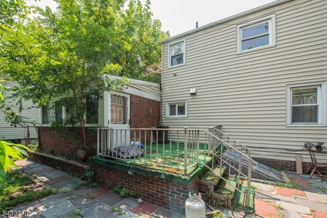385 E 41St St, Paterson City, NJ 07504