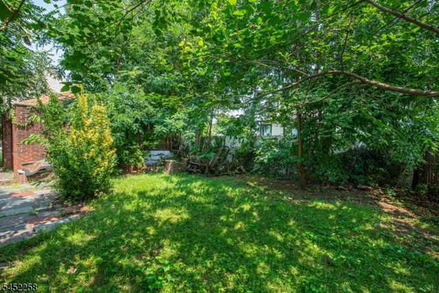 385 E 41St St, Paterson City, NJ 07504