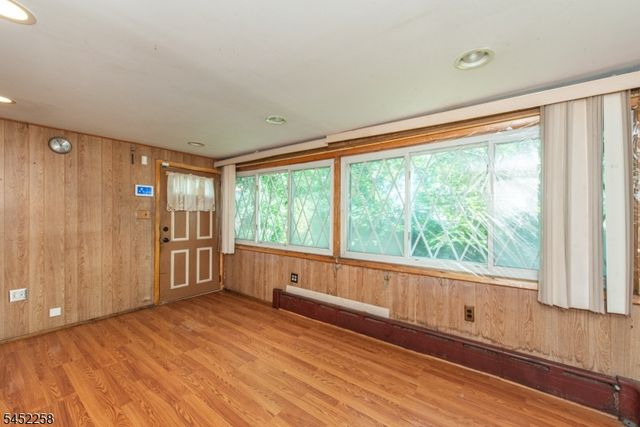385 E 41St St, Paterson City, NJ 07504