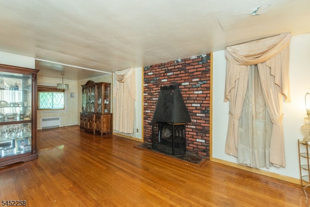 385 E 41St St, Paterson City, NJ 07504 — photo 5