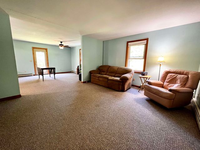 10 Castle Lane, Westford, VT 05494