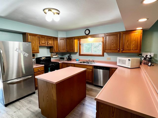 10 Castle Lane, Westford, VT 05494