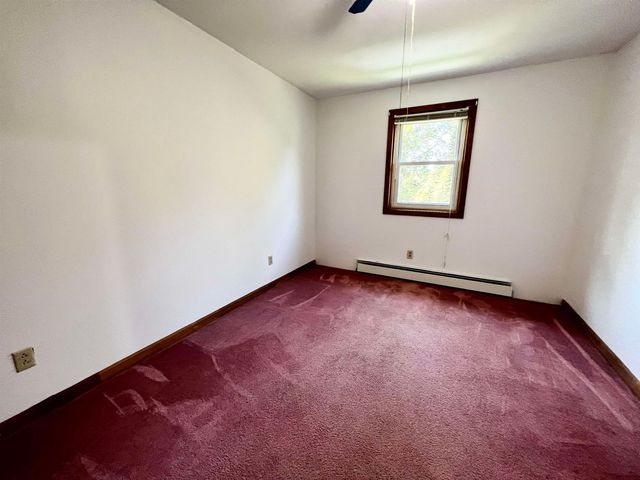 10 Castle Lane, Westford, VT 05494