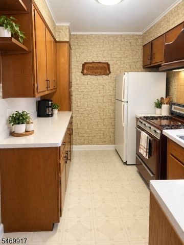 8 Marshall St, West Orange Twp., NJ 07052