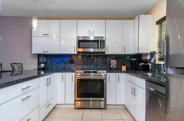 2481 NE 2nd Avenue, Boca Raton, FL 33431