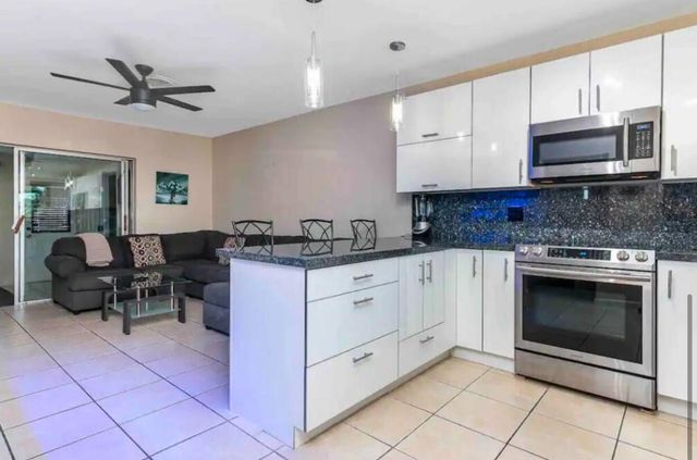 2481 NE 2nd Avenue, Boca Raton, FL 33431