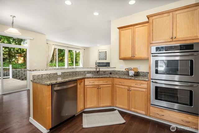 20321 128th Place NE, Woodinville, WA 98072