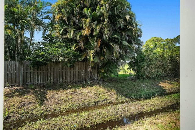 2480 SE Springtree Place, Stuart, FL 34997