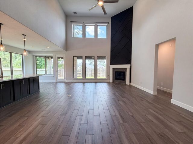 15418 Legacy Park Way, Pinehurst, TX 77362