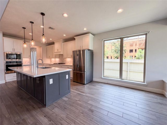 15418 Legacy Park Way, Pinehurst, TX 77362