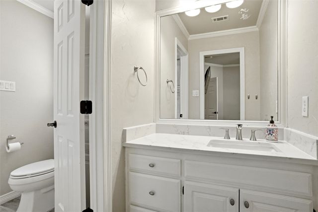 801 Ridgedale Court, Southlake, TX 76092