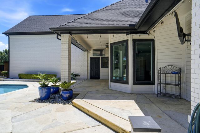 801 Ridgedale Court, Southlake, TX 76092