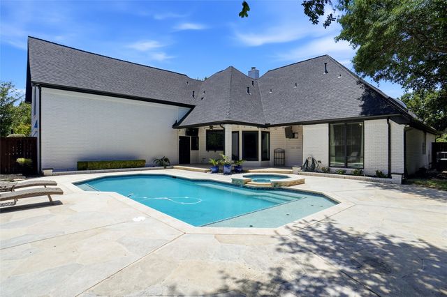 801 Ridgedale Court, Southlake, TX 76092
