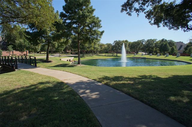 801 Ridgedale Court, Southlake, TX 76092