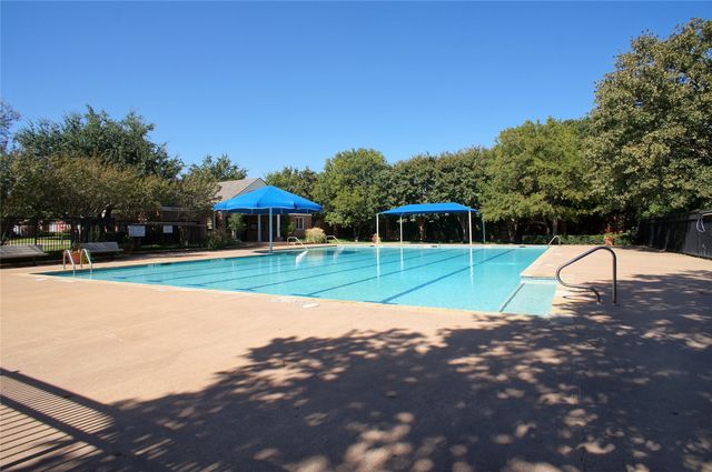 801 Ridgedale Court, Southlake, TX 76092