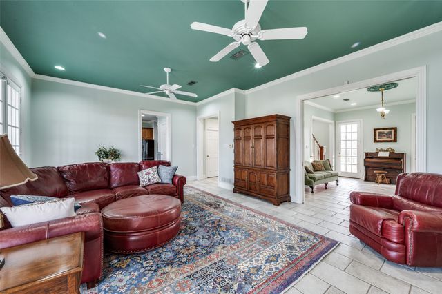 1827 Dr Sanders Road, Aubrey, TX 76227