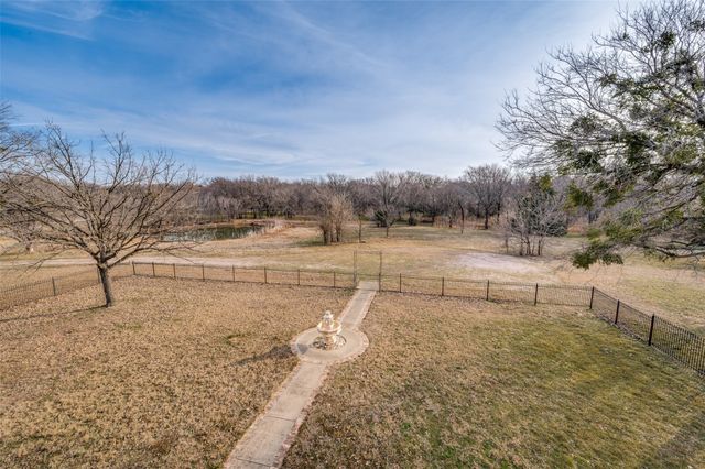 1827 Dr Sanders Road, Aubrey, TX 76227