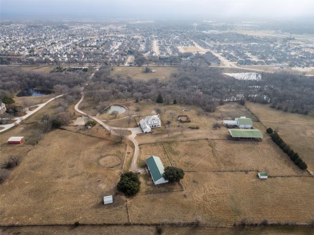 1827 Dr Sanders Road, Aubrey, TX 76227