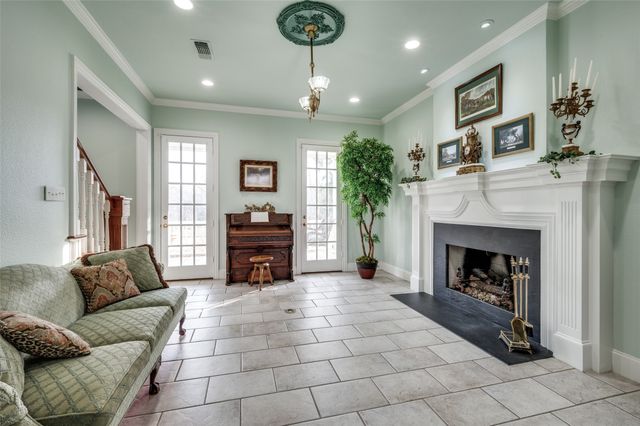 1827 Dr Sanders Road, Aubrey, TX 76227