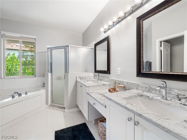 15620 Laguna Hills DR, Fort Myers, FL 33908