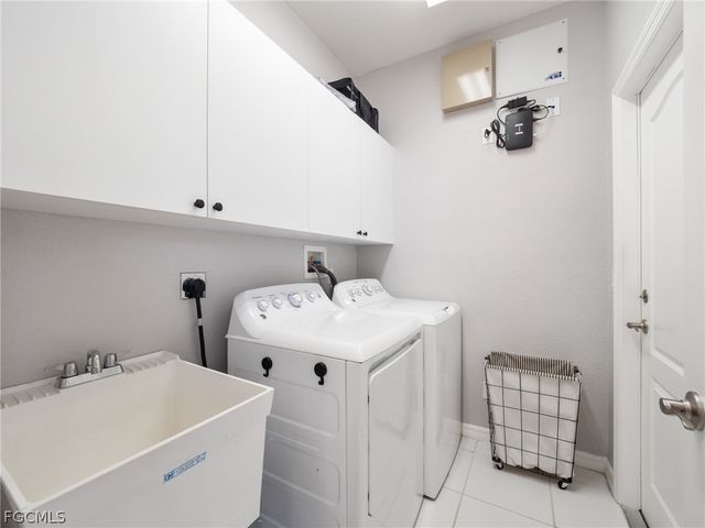 15620 Laguna Hills DR, Fort Myers, FL 33908