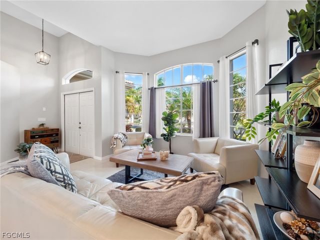 15620 Laguna Hills DR, Fort Myers, FL 33908