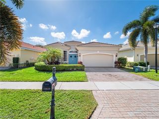15620 Laguna Hills DR, Fort Myers, FL 33908