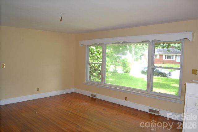827 Mohigan Street, Charlotte, NC 28205