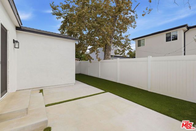 6328 Camellia Avenue, Los Angeles, CA 91606