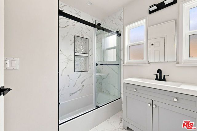 6328 Camellia Avenue, Los Angeles, CA 91606