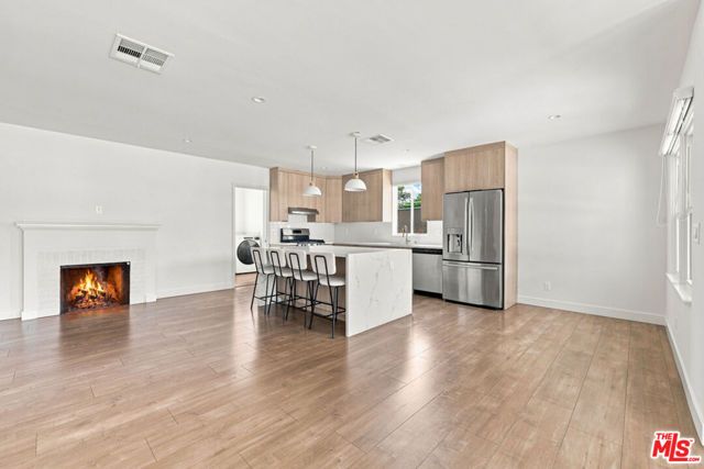 6328 Camellia Avenue, Los Angeles, CA 91606