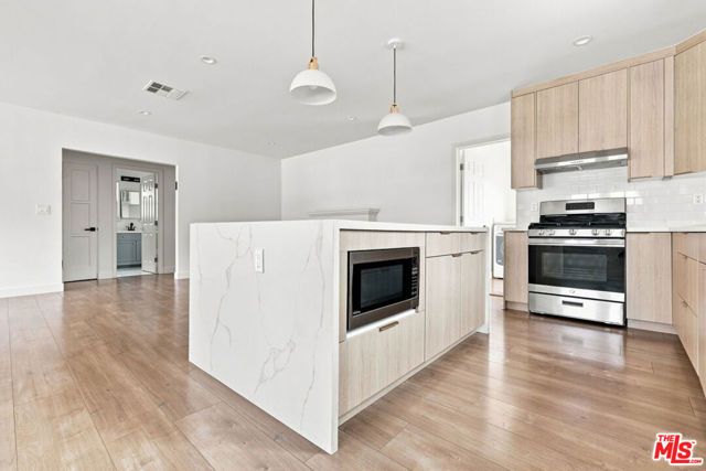 6328 Camellia Avenue, Los Angeles, CA 91606