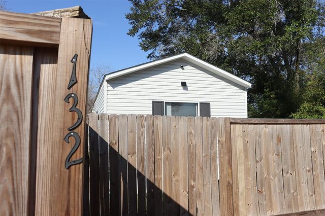 132 Kiowa Court, Rosharon, TX 77583