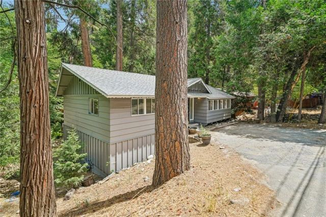 24978 Faulhorn, Crestline, CA 92325