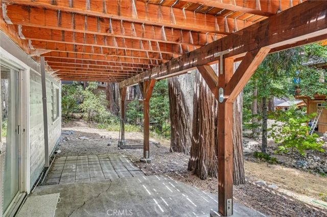 24978 Faulhorn, Crestline, CA 92325
