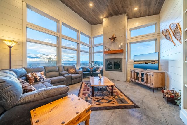 15660 SW Rangeland Drive, Powell Butte, OR 97753