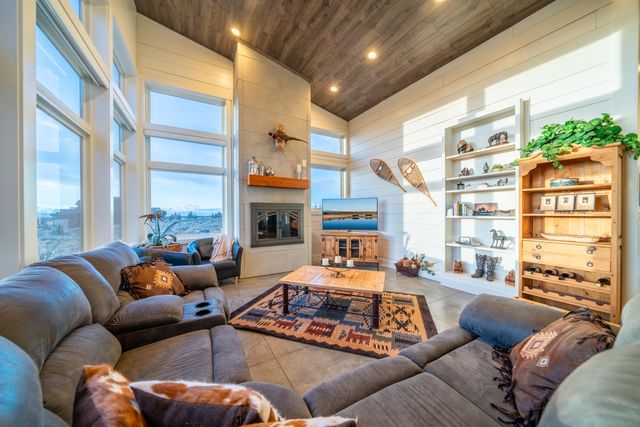 15660 SW Rangeland Drive, Powell Butte, OR 97753