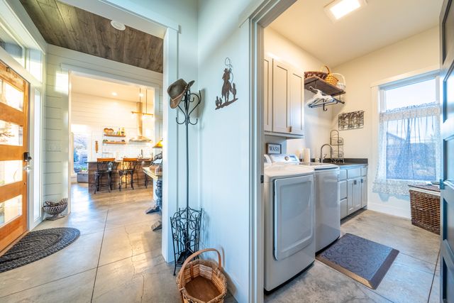 15660 SW Rangeland Drive, Powell Butte, OR 97753