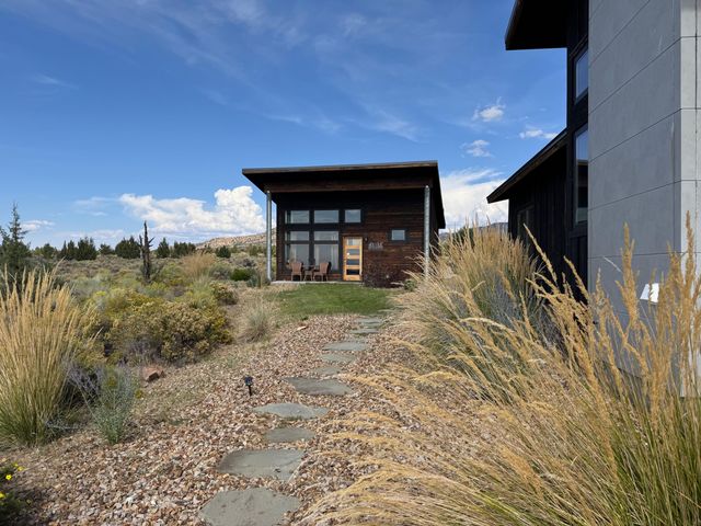 15660 SW Rangeland Drive, Powell Butte, OR 97753