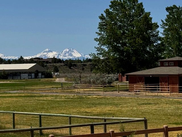 15660 SW Rangeland Drive, Powell Butte, OR 97753