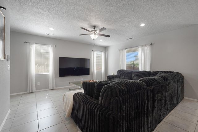 10636 Aspiration Lane SW, Albuquerque, NM 87121