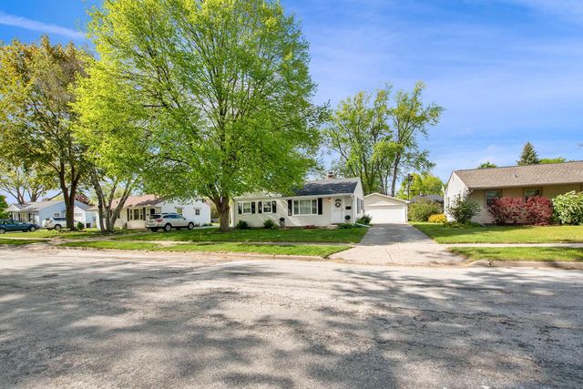 N85W17124 Lee PLACE, Menomonee Falls, WI 53051