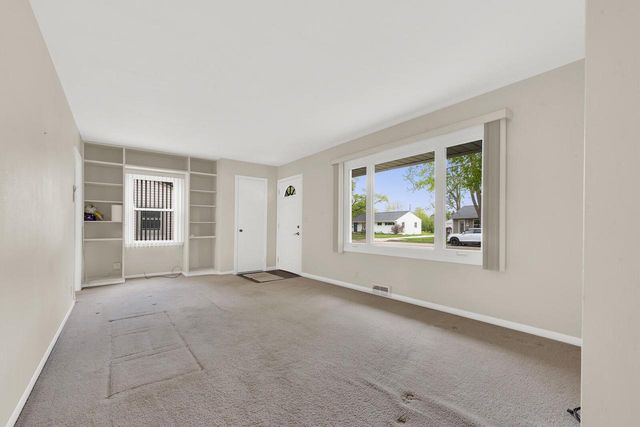 N85W17124 Lee PLACE, Menomonee Falls, WI 53051