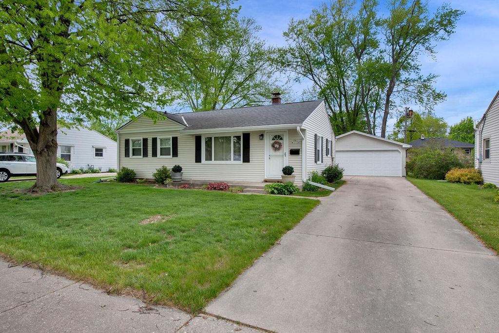 N85W17124 Lee PLACE, Menomonee Falls, WI 53051