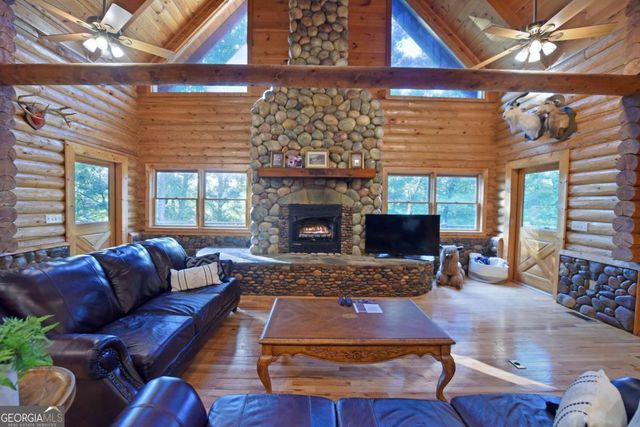 2682 Douthit Road, Mineral Bluff, GA 30559