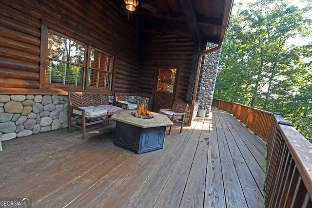 2682 Douthit Road, Mineral Bluff, GA 30559