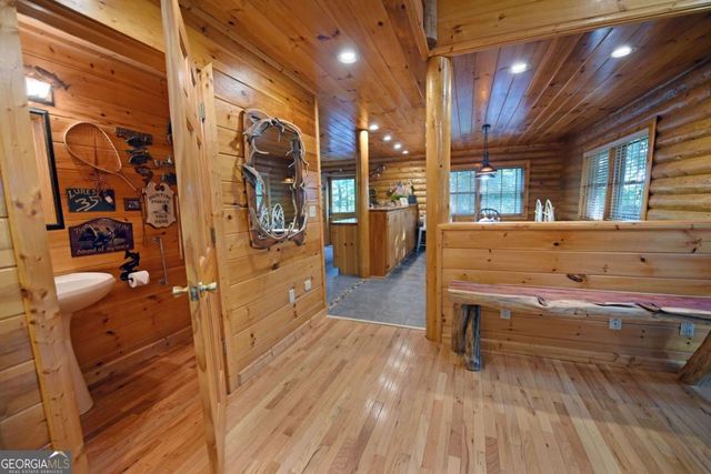 2682 Douthit Road, Mineral Bluff, GA 30559