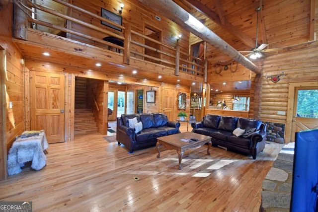 2682 Douthit Road, Mineral Bluff, GA 30559